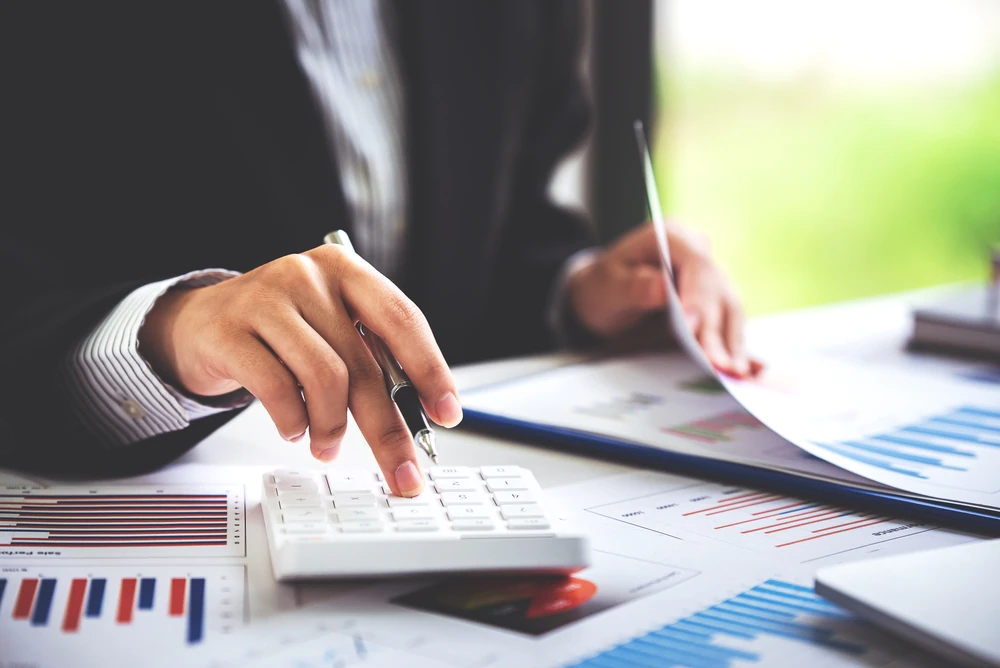 Customer Reviewing Moving Cost Estimate